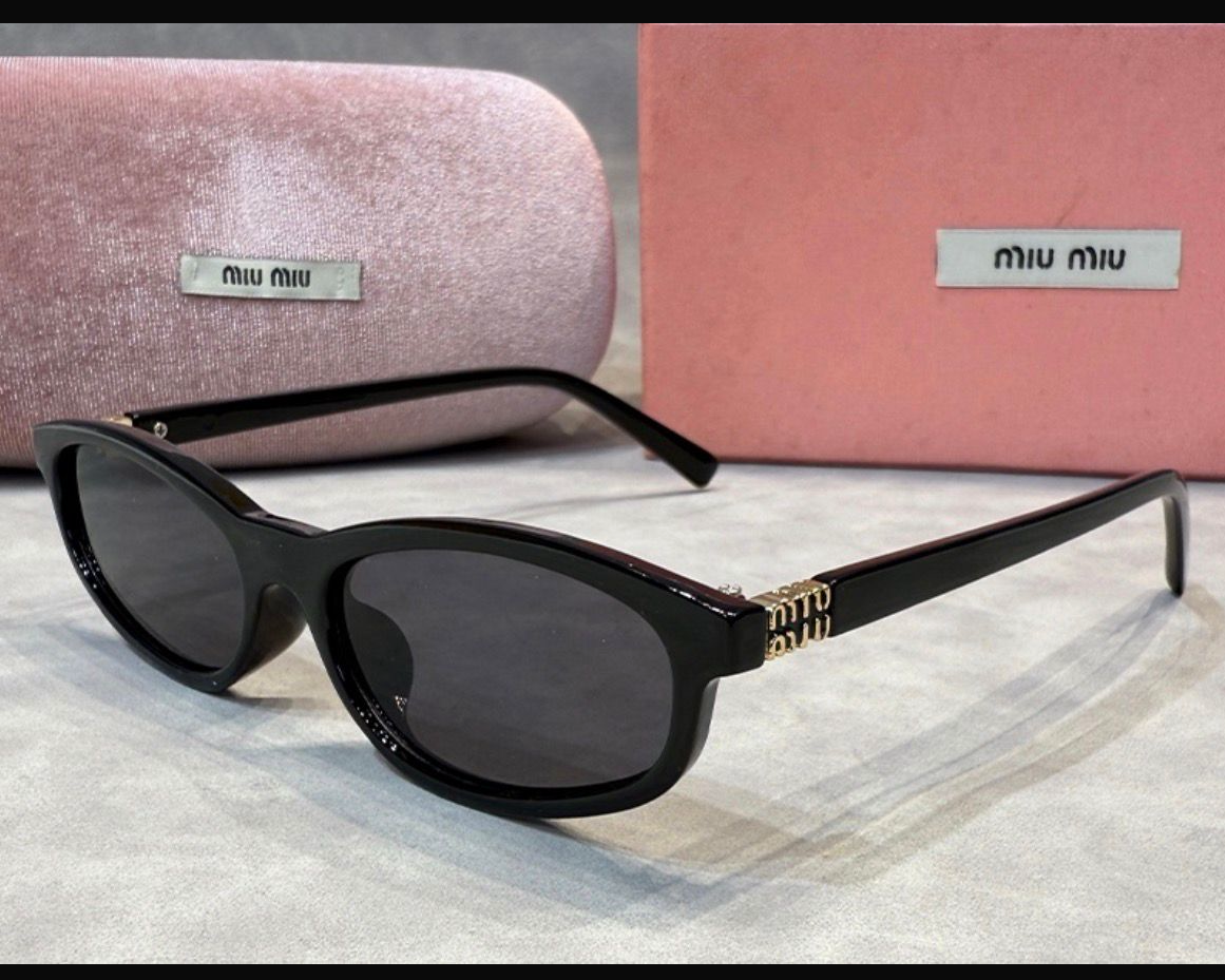 Miu Miu Signature Black
