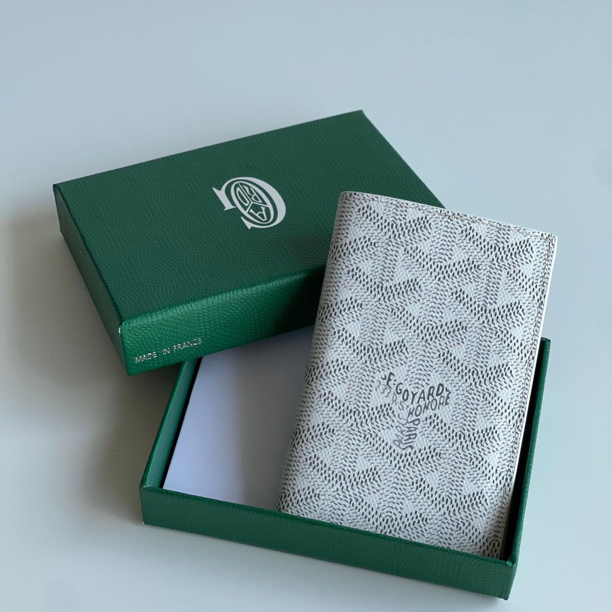 White Patterned Bifold Wallet